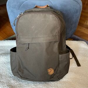 Fjallraven Raven 20 Backpack in olive green